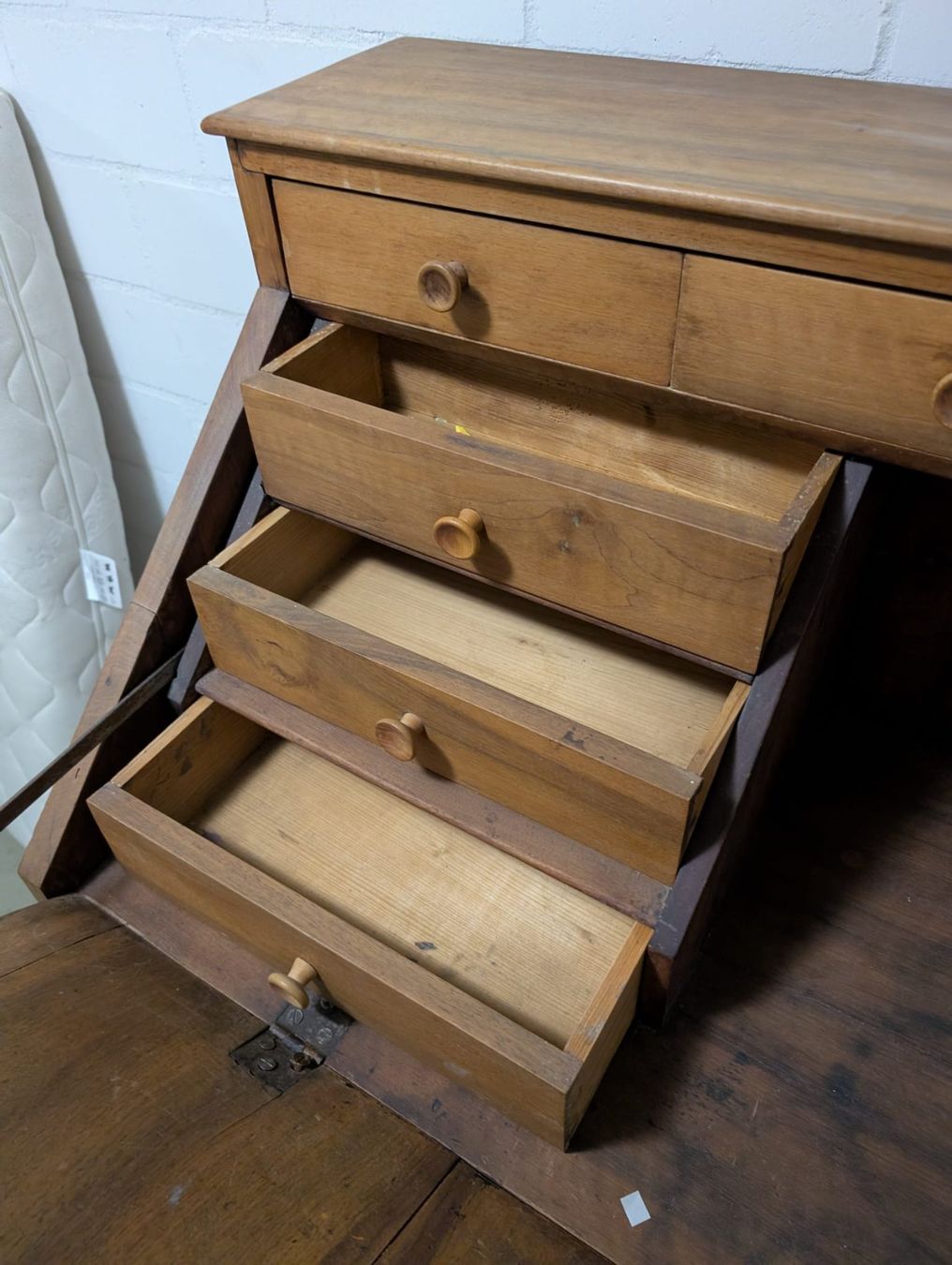 Kommoden: Wunderschöner grosser Sekretär aus Holz – Gebraucht aus Emmen von shilariccarda 4
