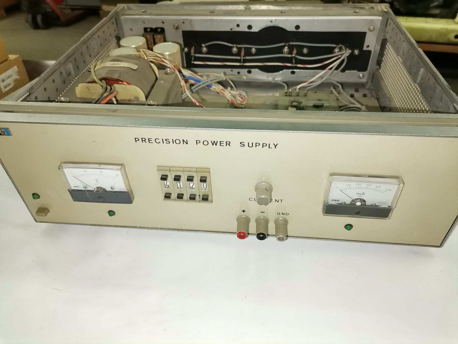 Hewlett Packard Composants électroniques: Power Supply HP Prototyp – Défectueux à Kleindöttingen par Katze99