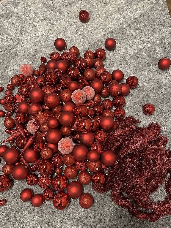 Tutte le decorazioni: Grosses Set Christbaumkugeln Rot – Usato da Wangen SZ venduto da Jaay_Sky