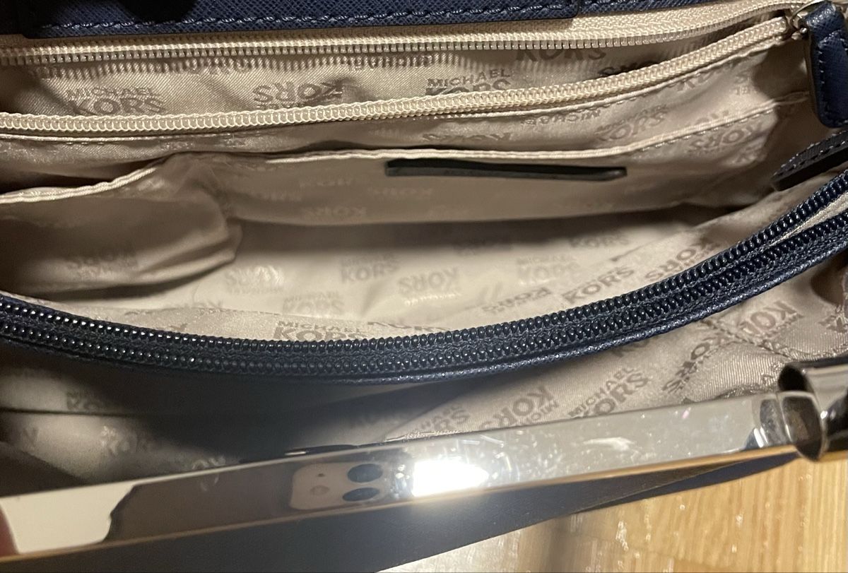 Michael Kors Taschen für Damen: Originale Michael Kors Tasche – Gebraucht aus Moosseedorf von kordi01 1