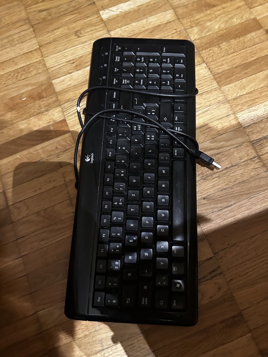 Logitech Tastaturen: Logitech Keyboard – Neu (gemäss Beschreibung) aus Derendingen von eli_5xdg