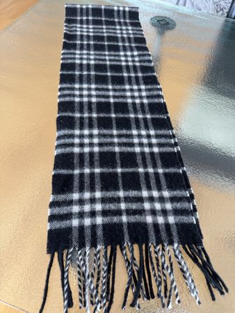 Burberry 100% Cashmere Schal