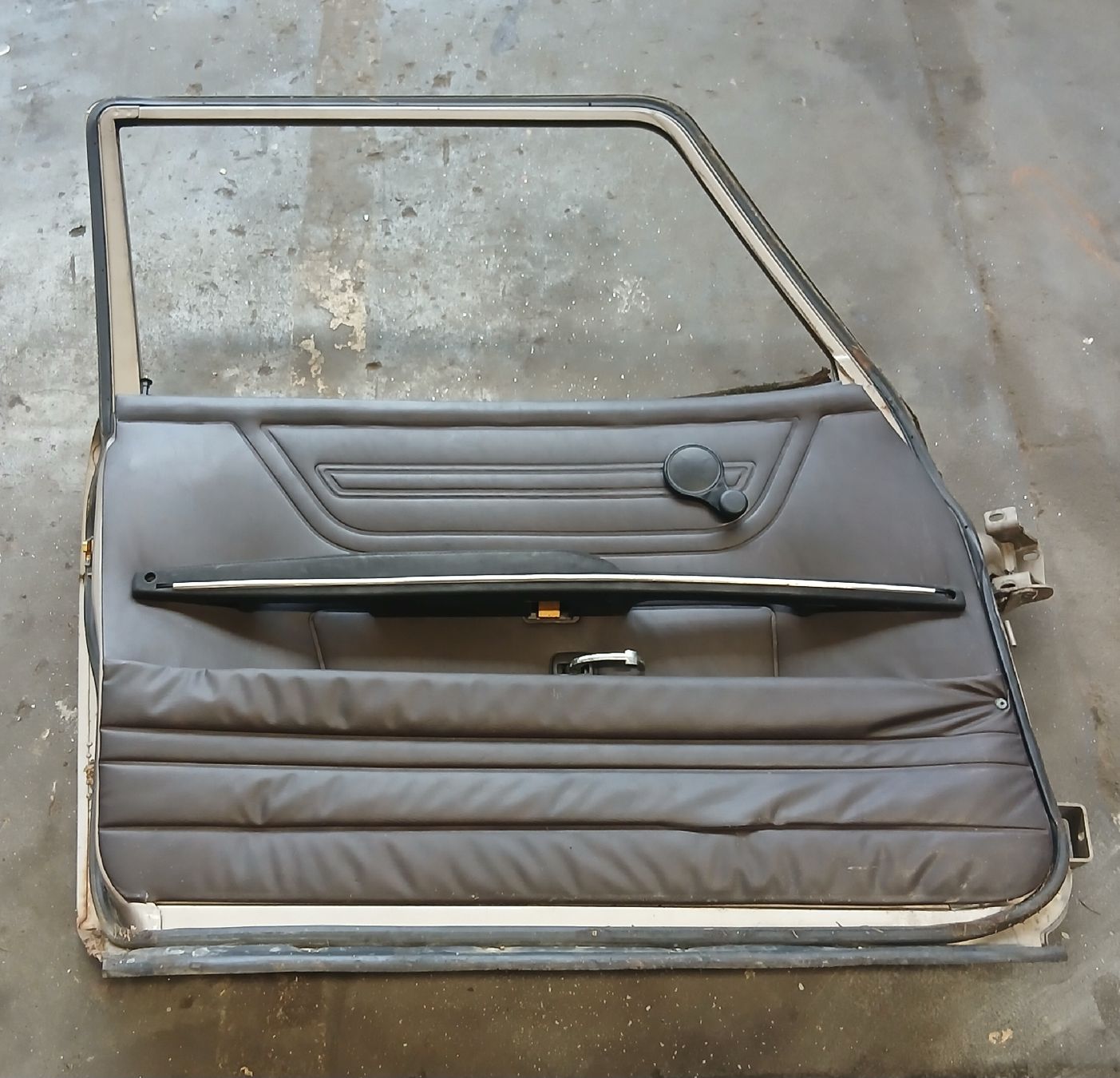 Saab Tutti pezzi di ricambio auto: Portière gauche Saab 99 – Usato da la heutte venduto da Auto-stock 5