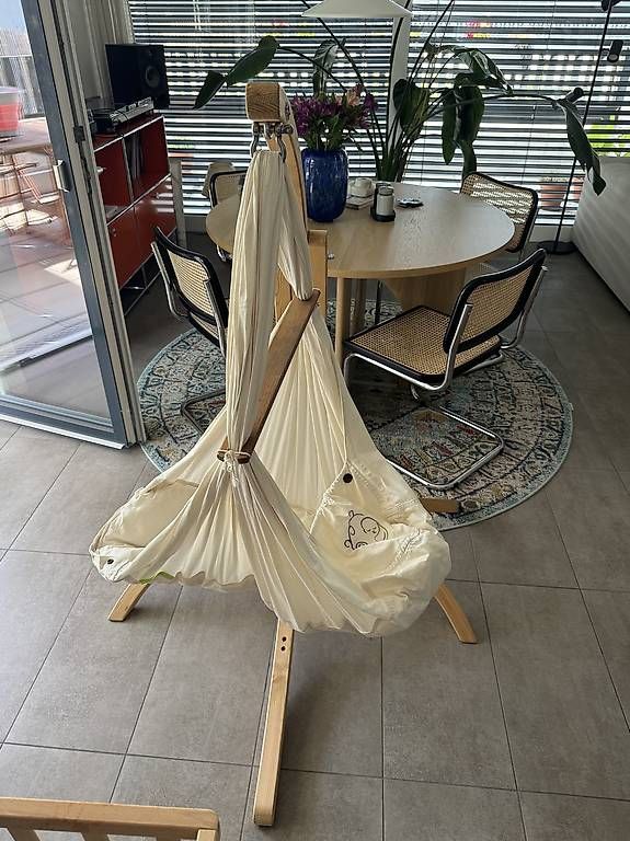 Sdraiette & Sdraiette a dondolo: Federwiege mit Holzgestell ohne Motor – Usato da Zürich venduto da PaulaMsh 1