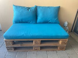 Europalette Sofa mit 2 Kissen