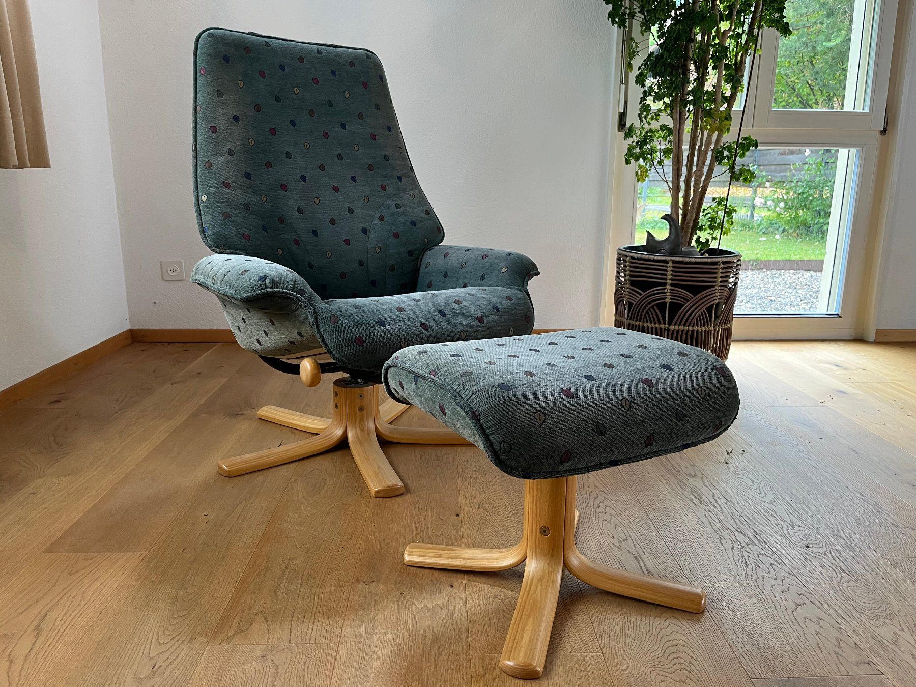 Sessel mit Hocker, drehbar, guter Zustand, Relaxsessel (Gebraucht) in Diepoldsau für CHF 45 – nur Abholung auf Ricardo kaufen