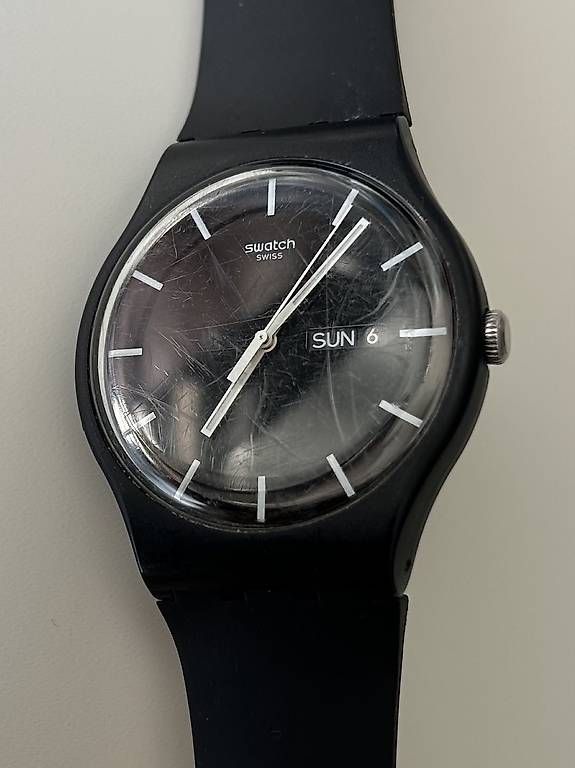 Swatch Orologi: Swatch, Schwarz, mit Datum & Tag, neue Batterie – Usato da Niederönz venduto da Simpel0 1