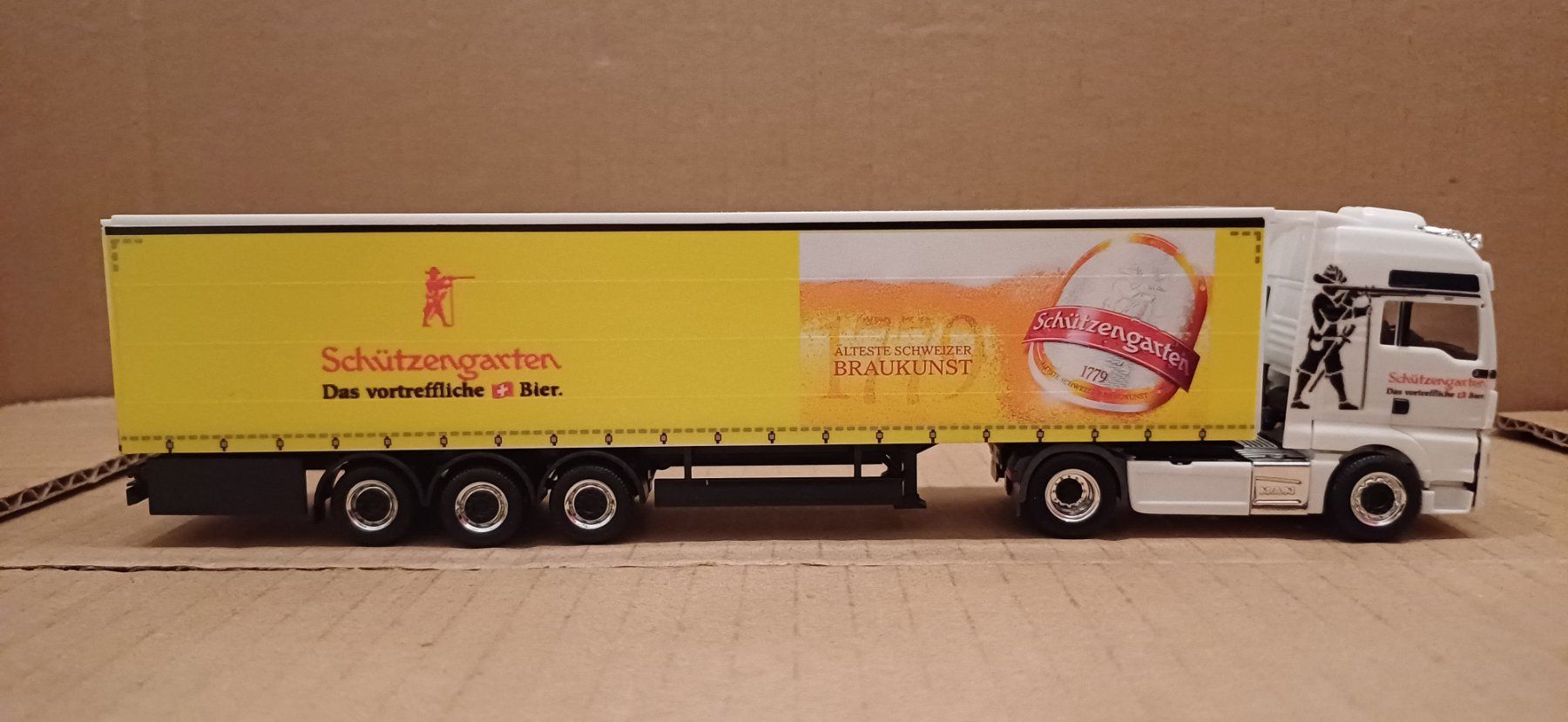 Herpa Modellini d'auto: HERPA. MAN 4X2 TGX.  1:87. CH. – Nuovo e nell'imballaggio originale da Romanel-s-Lausanne venduto da Bidule01 2