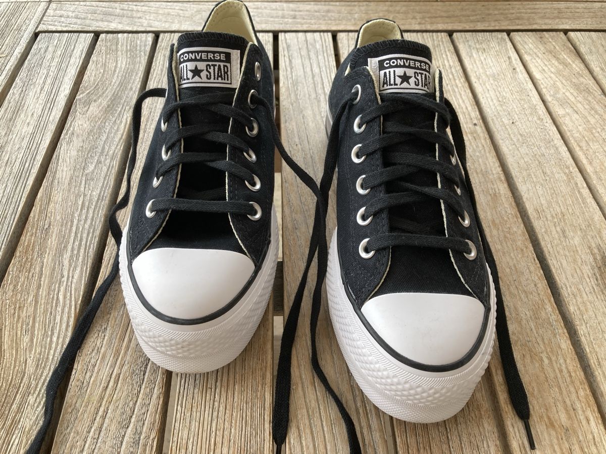 Converse Scarpe da donna: Converse Allstar Damen Grösse 37.5 – Usato da Niederdorf venduto da Anderlemon 1