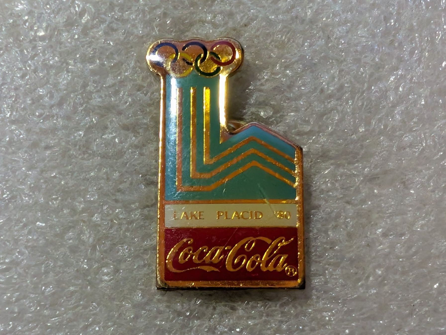 Placchette & Badge: Ansteckpin 204: Coca Cola – Usato da Oppligen venduto da Pin-Fall-Shop