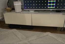 TV-Möbel weiss mit 2 Schubladen auf Rollen guter Zustand
