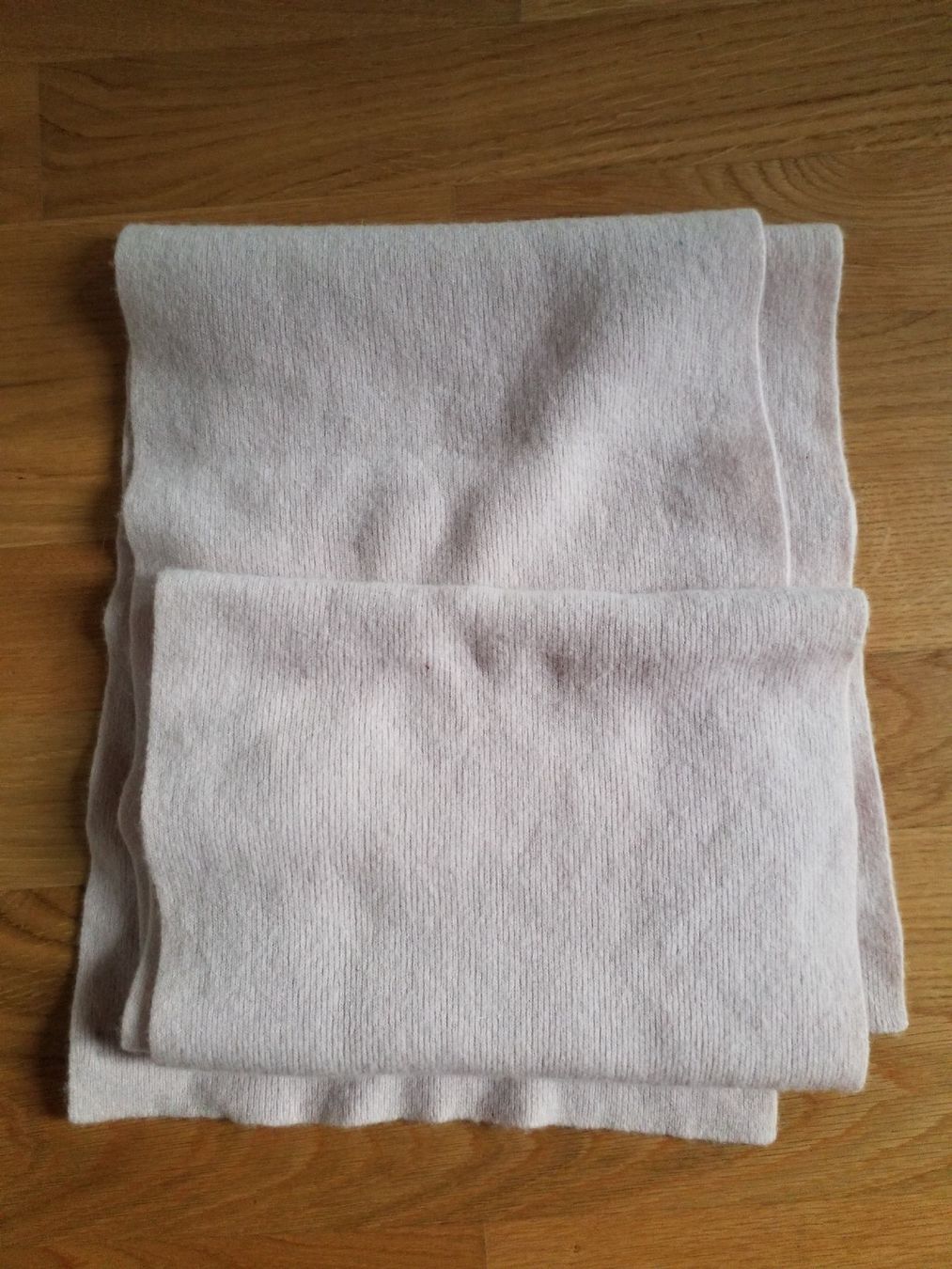 Benetton Foulard & Sciarpe: Benetton scarf – Usato da Luzern venduto da _Lobster_ 2