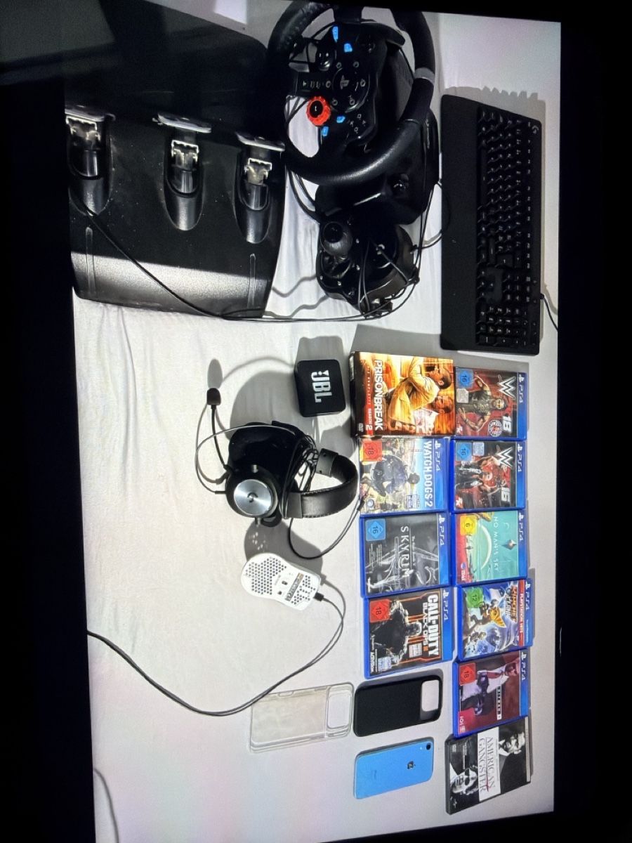 Konsolen: Gaming- & Technikartikel – Einzelverkauf oder Komplettpaket – Gebraucht aus Wetzikon ZH von aro_685k