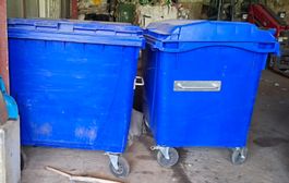 Blauer Kunststoff Container 800 Liter