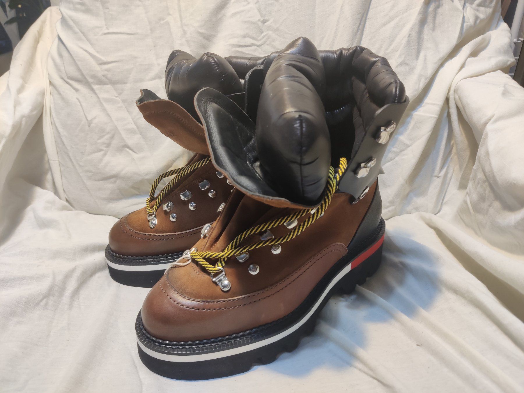 Dsquared2 Scarpe da uomo: DSQUARED2 luxury massive leather ankle boots US 8 / EUR 41 – Nuovo (secondo la descrizione) da Zürich venduto da rgoller