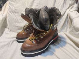 DSQUARED2 luxury massive leather ankle boots US 8 / EUR 41