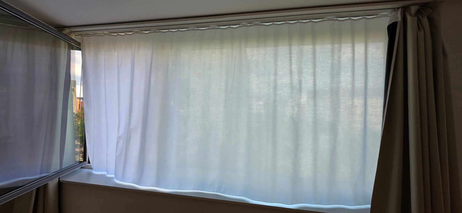 Tende: 3 mal Tagvorhänge 315cm Breite / 140cm Höhe – Usato da Zürich venduto da caferos