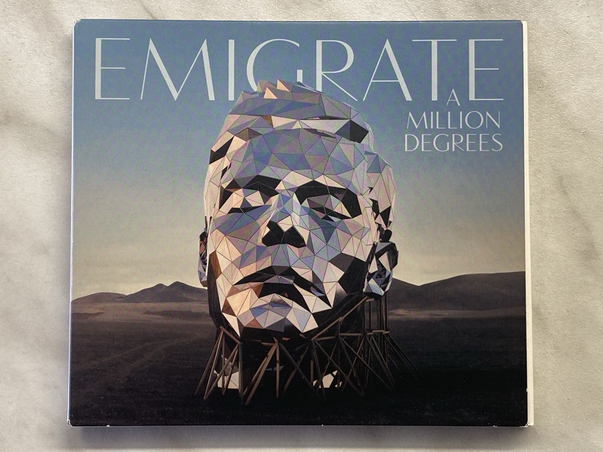 CDs: CD Emigrate A Million Degrees – Neuf (Voir description) à Aigle par St_anger
