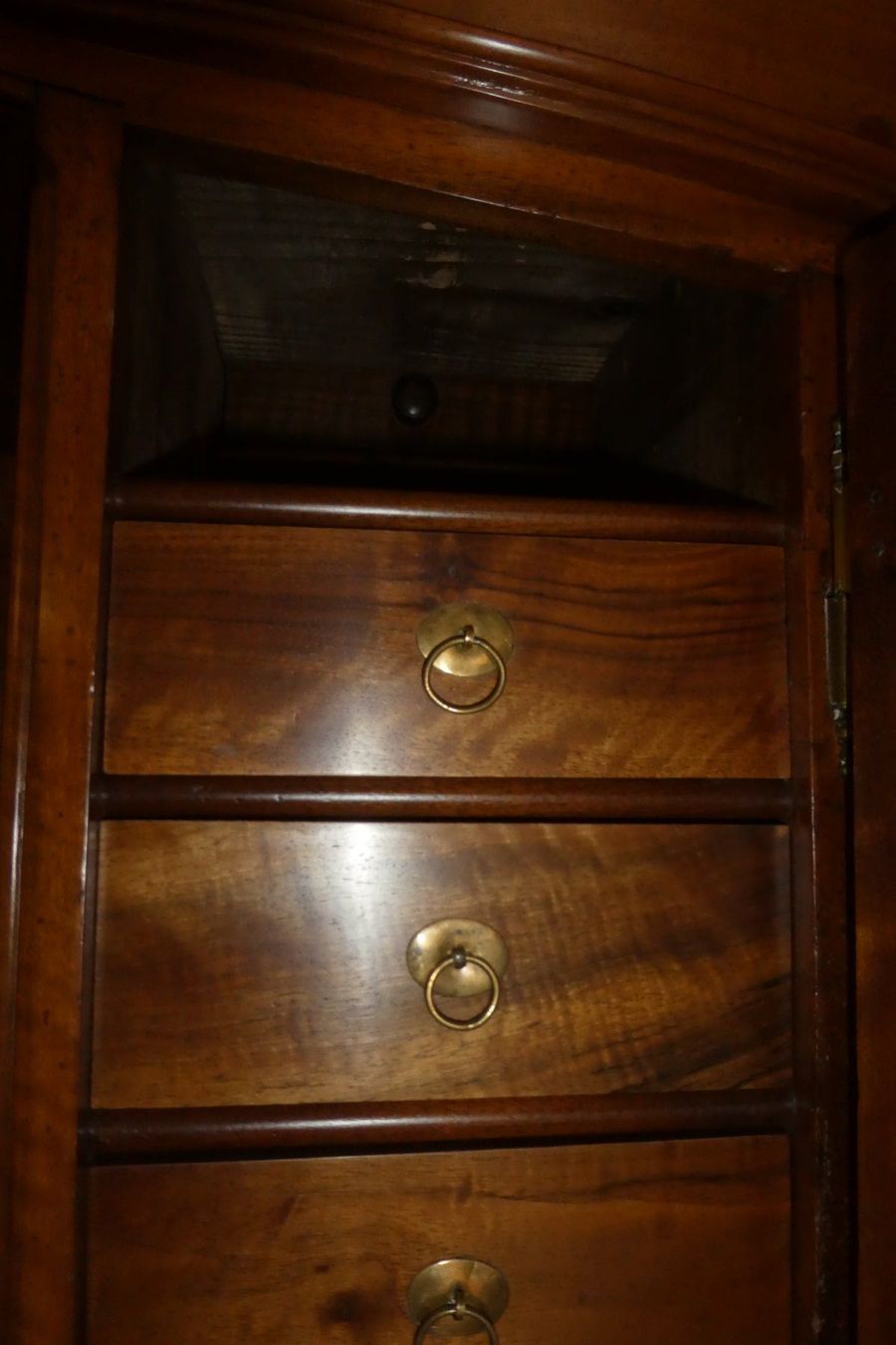 Commodes: Nussbaum Deux Corps – D'occasion à stans par huezer 3
