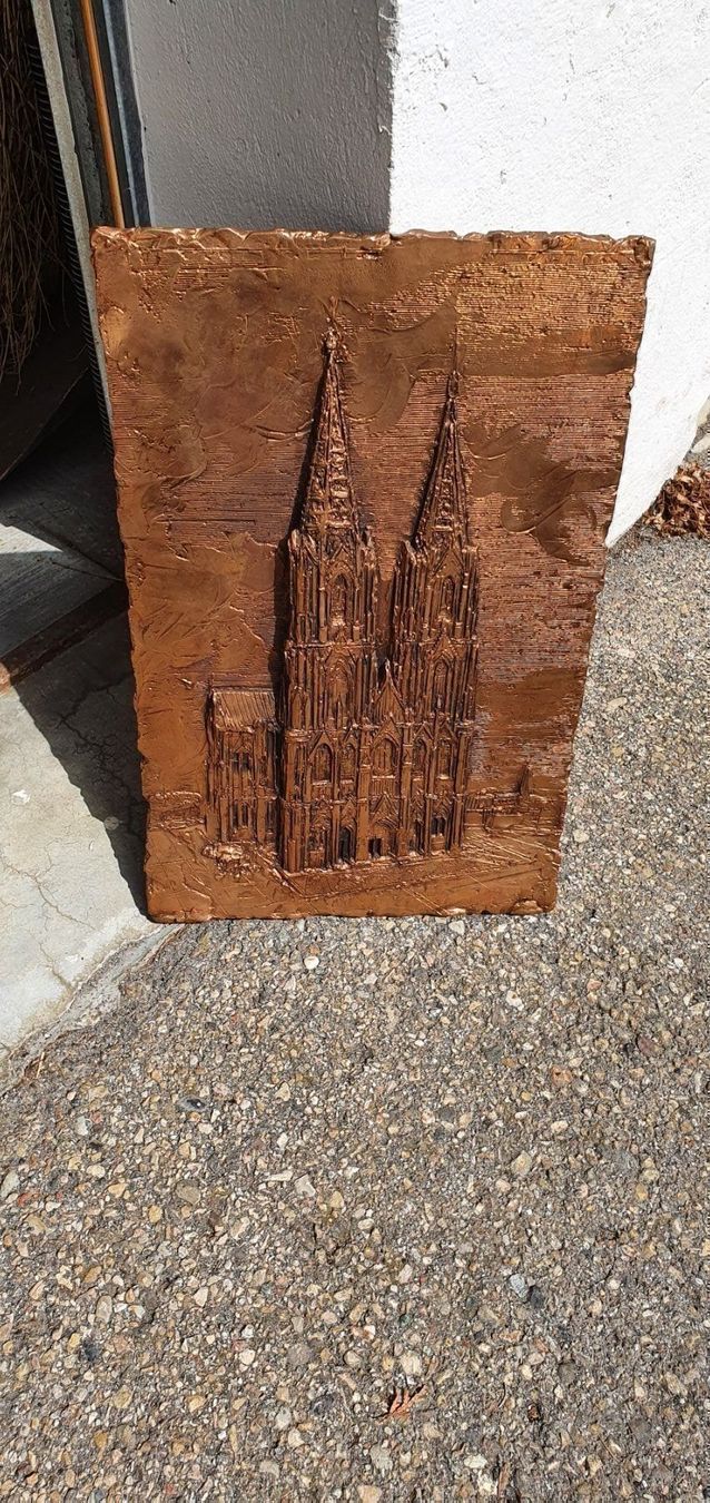 Figuren: Un support avec statuette de cathédrale – Gebraucht aus La Chaux-de-Fonds von 4929 2