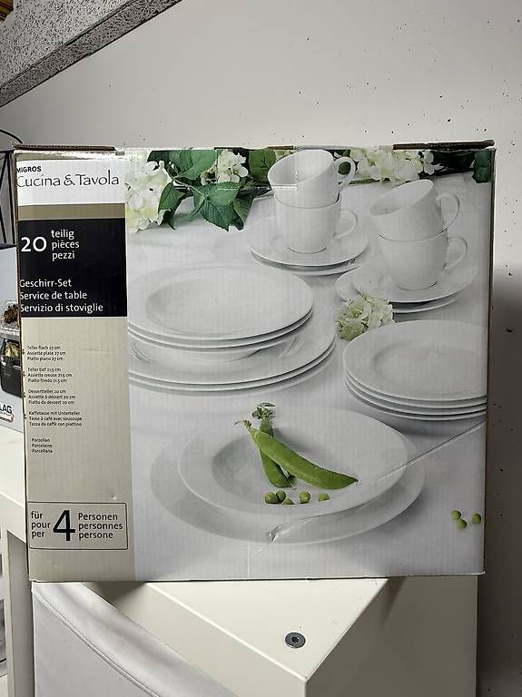 Set di piatti: Geschirr Set – Usato da Zürich venduto da Kahrasez 1