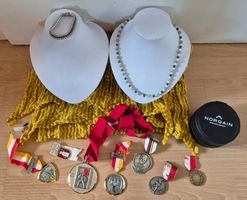 Schmuck Büsten 2 Stk. Modeschmuck, Medaillen, Accessoires
