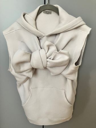 Bottega Veneta Kapuzenweste cremeweiss, mit Masche
