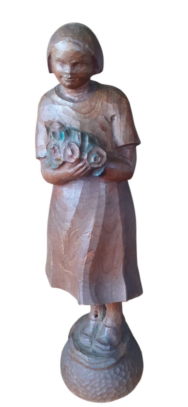 Sculture & Statue: Antike Holzfigur Mädchen mit Blumenstrauss – Usato da Mörschwil venduto da antiksalon