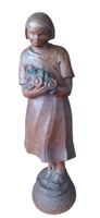 Antike Holzfigur Mädchen mit Blumenstrauss