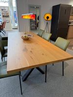 Tisch nach Mass Asteiche massiv