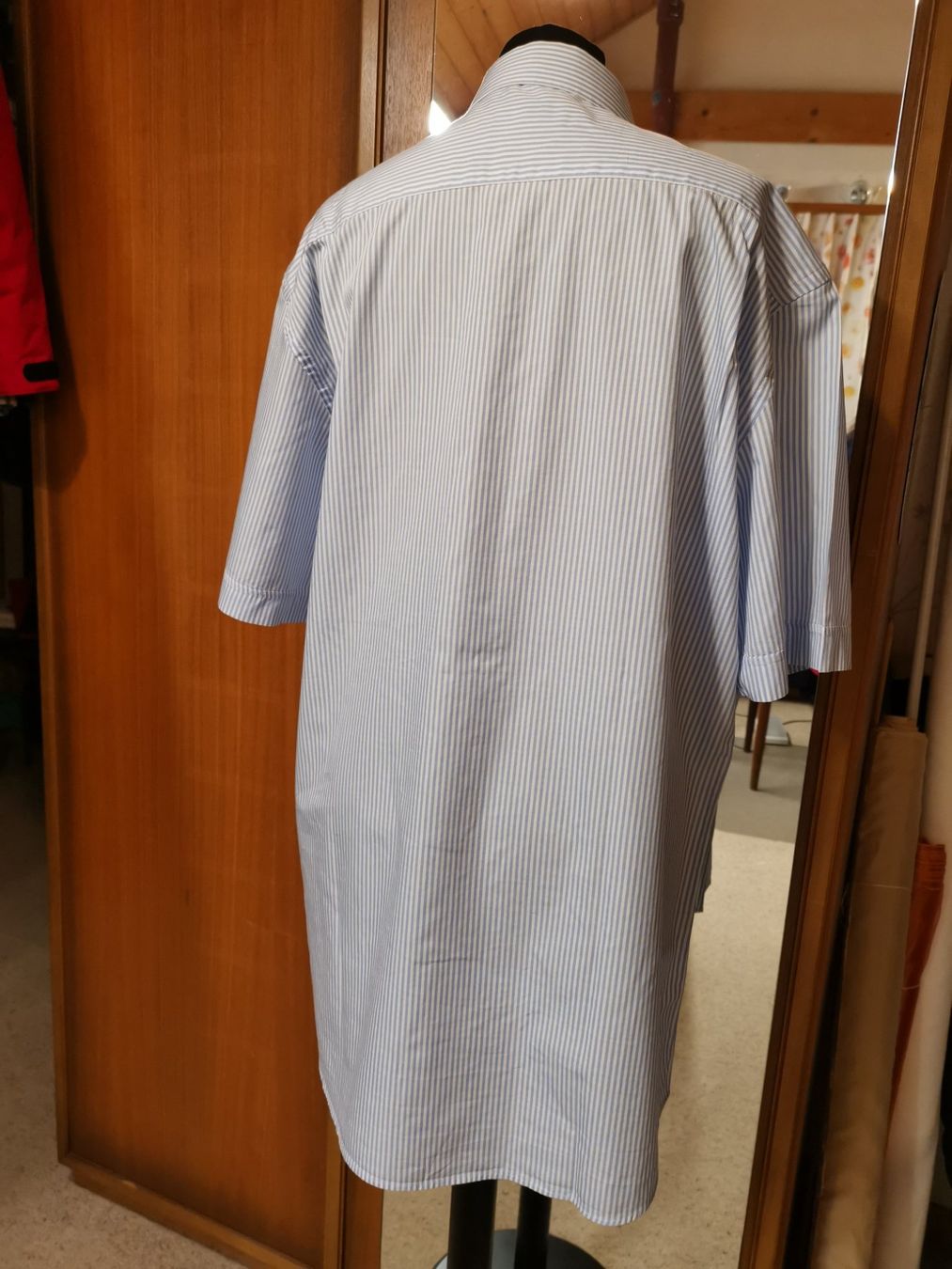 Camicie: Herrenhemd Kurzarm, hellblau-weiss gestreift, INVECE UOMO – Usato da Seuzach venduto da NaehdesignMirjam 2