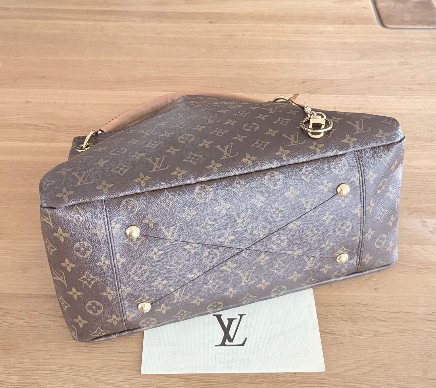 Louis Vuitton Borse da donna: Louis Vuitton Artsy – Usato da Reinach AG venduto da BisMad3 7