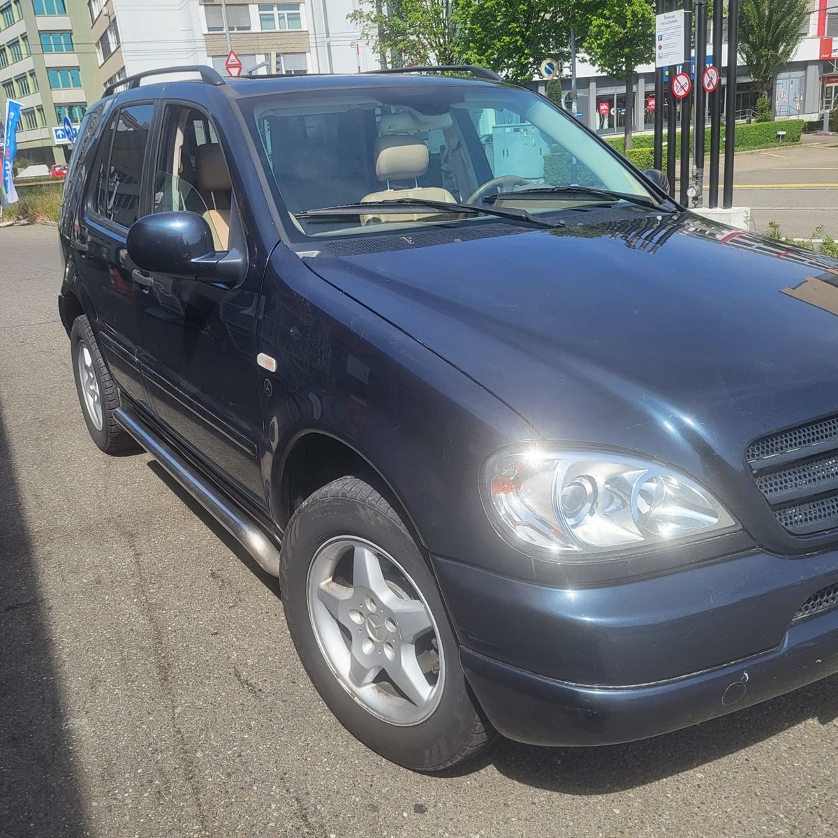 Mercedes-Benz Automobili: Mercedes ML 270 CDI – Usato da Fällanden venduto da wal_6qgk 5