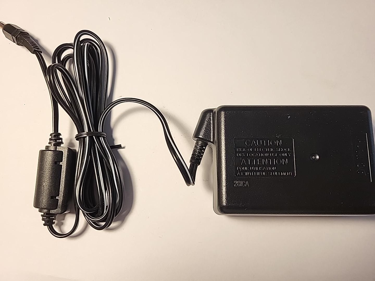 Leica Altri Accessori: Leica ACA-DC1-E AC Adapter 9V Netzteil #376 – Usato da Dachsen venduto da MacheSache 1