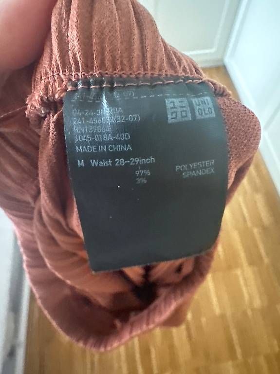 Pantaloni: Uniqlo Hose – Usato da Zürich venduto da _nushy 2