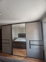 Kleiderschrank