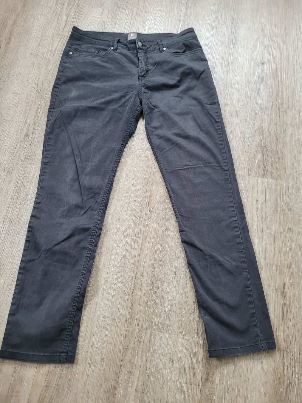 Pantaloni: schwarze Stoffhose von Manor 42 – Usato da Niederbuchsiten venduto da klengyel