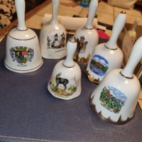 Porzellan / Messing Glas Glocken antik