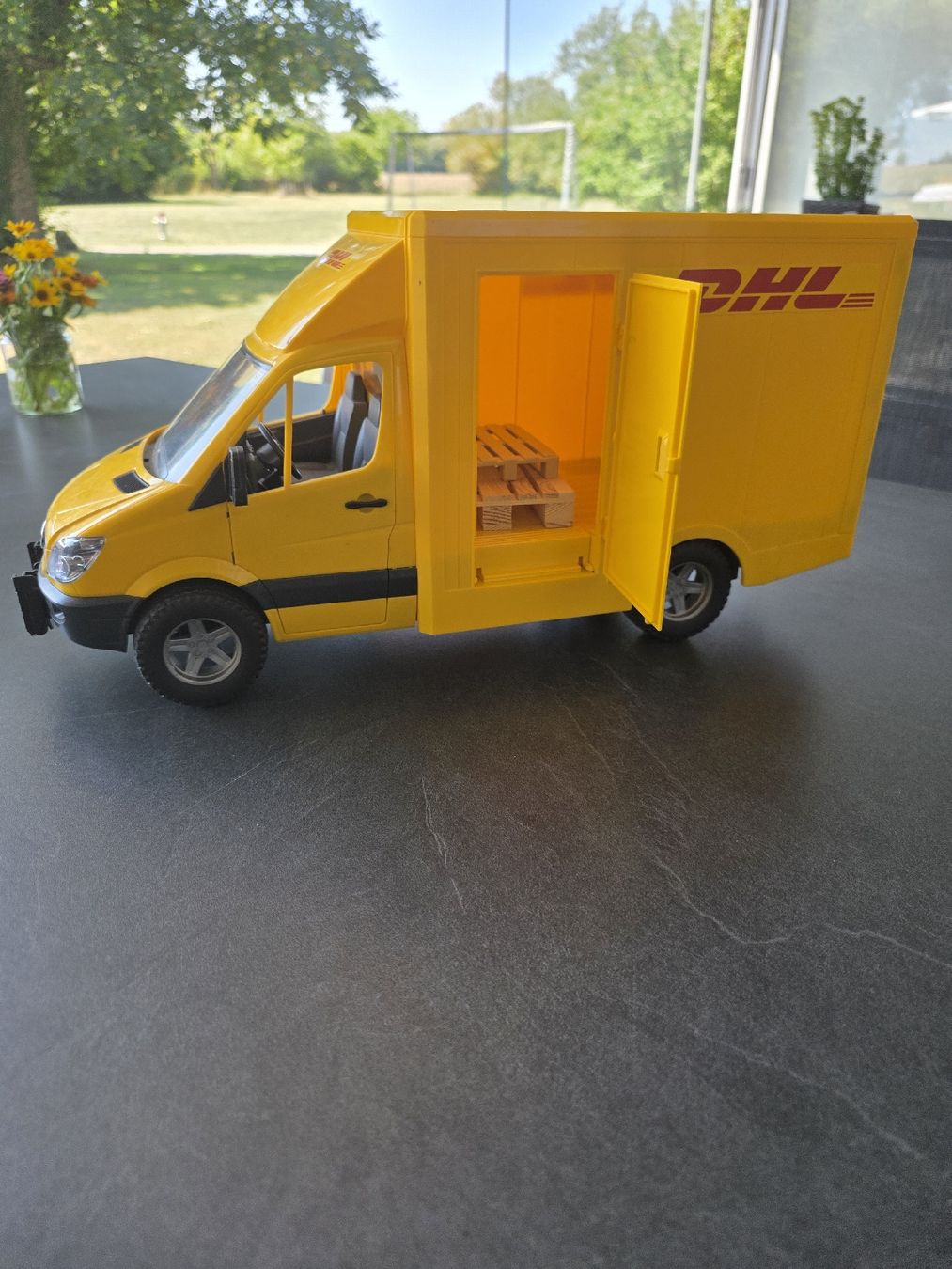 Spielzeuge: DHL Sprinter Spielzeug – Gebraucht aus Kloten von MichelleS 2