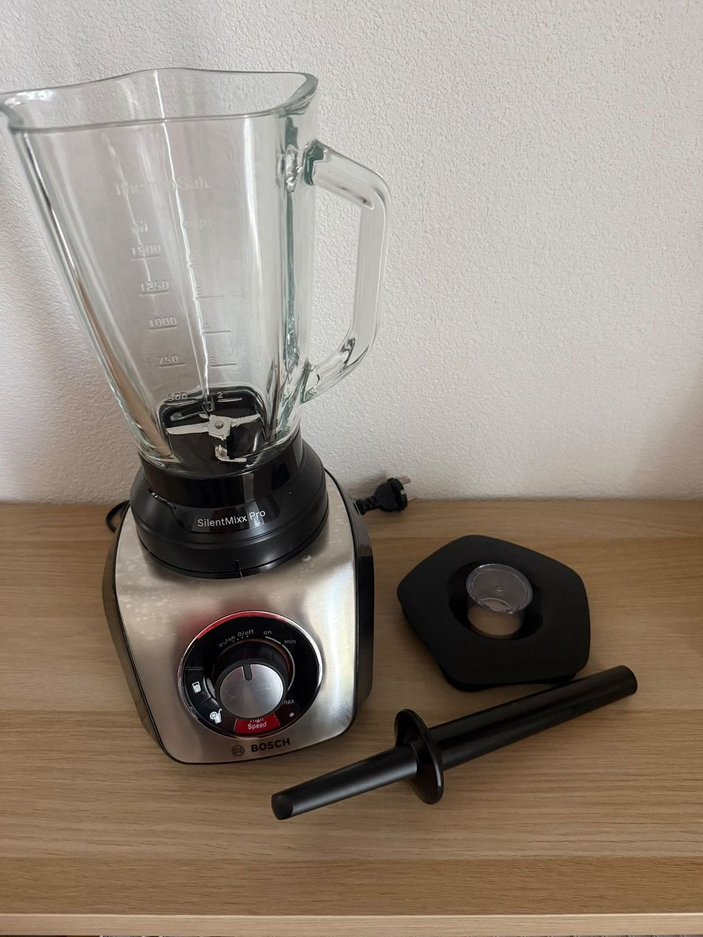 Bosch Elettrodomestici da cucina: Bosch Standmixer - Silent Mixx Pro - 900 W – Usato da Buch am Irchel venduto da Sweetharth