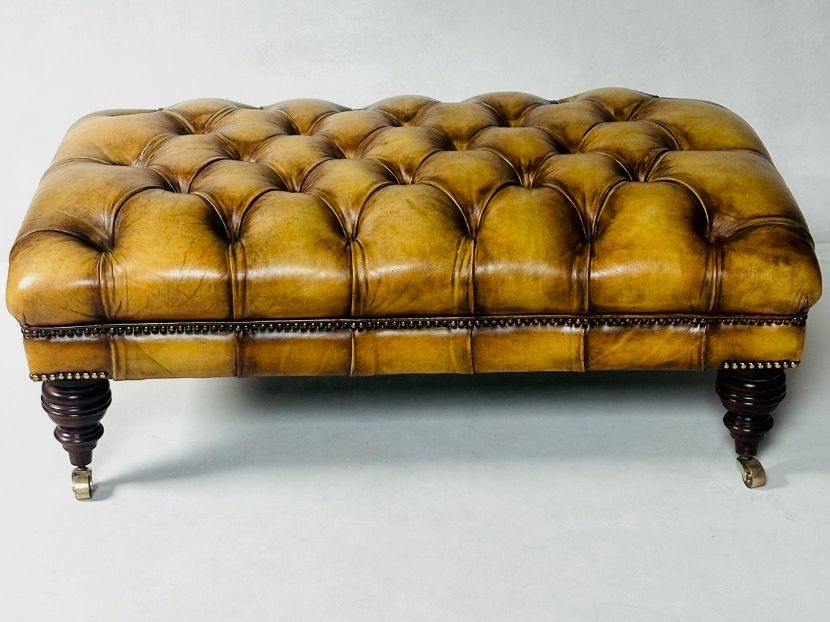 Sgabelli: Chesterfield Leather Footstool – Usato da Vevey venduto da ledidream