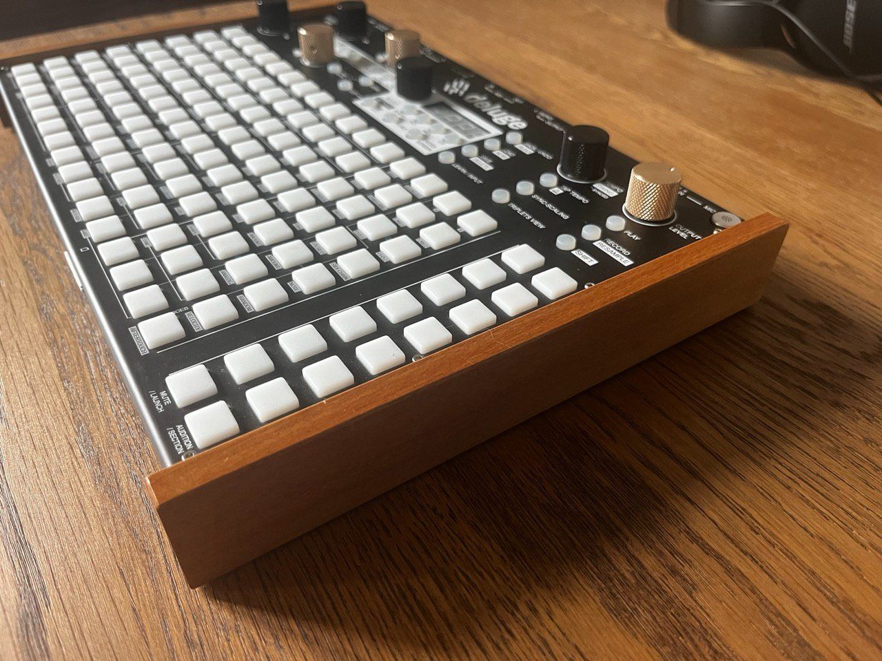 Strumenti musicali: Synthstrom Deluge (LCD Display, mit Case) – Usato da Dieterswil venduto da whammy 3