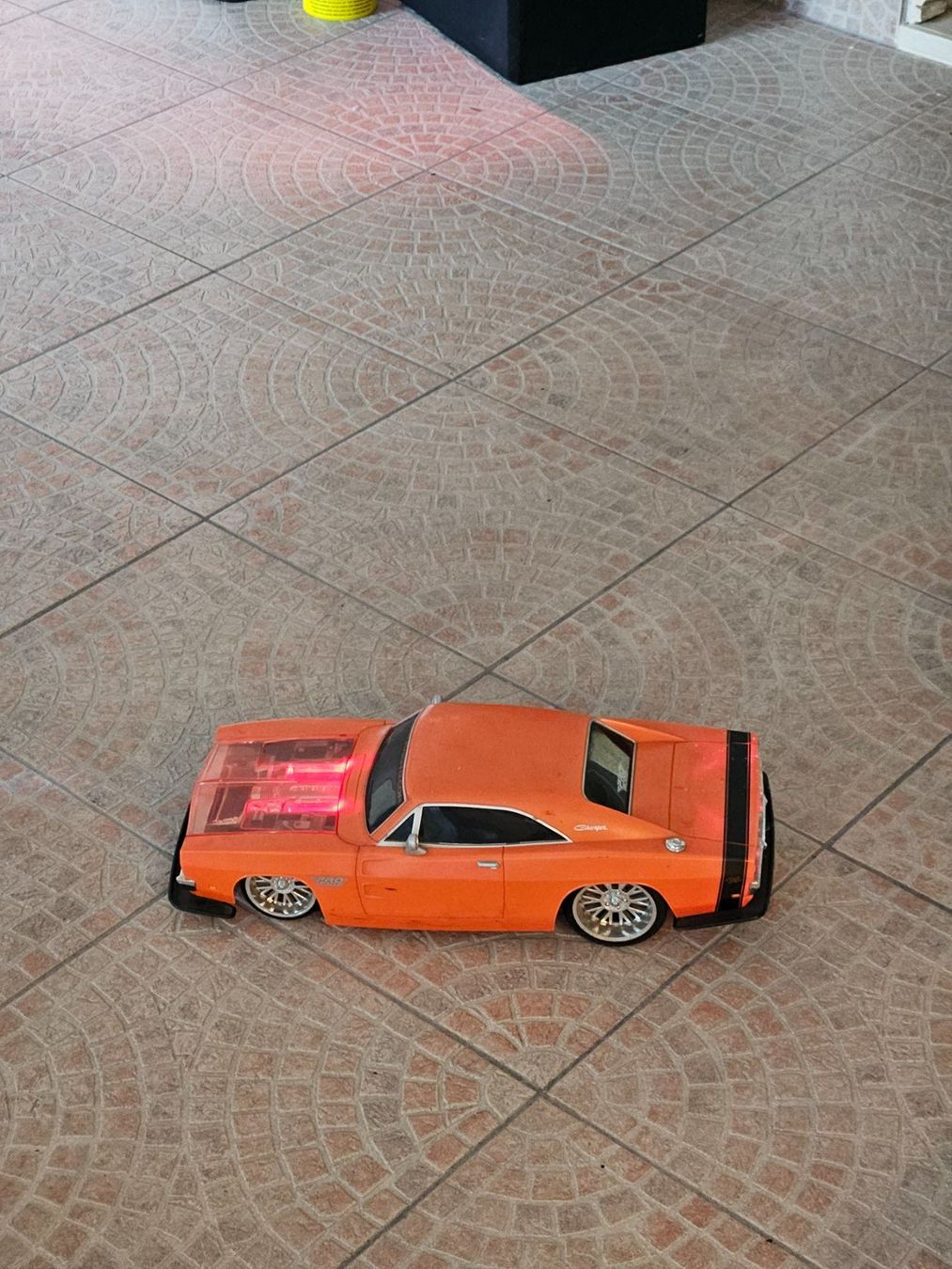 Modellismo RC: Dodge Charger RC Modell – Usato da Oberkulm venduto da Bandits1 3