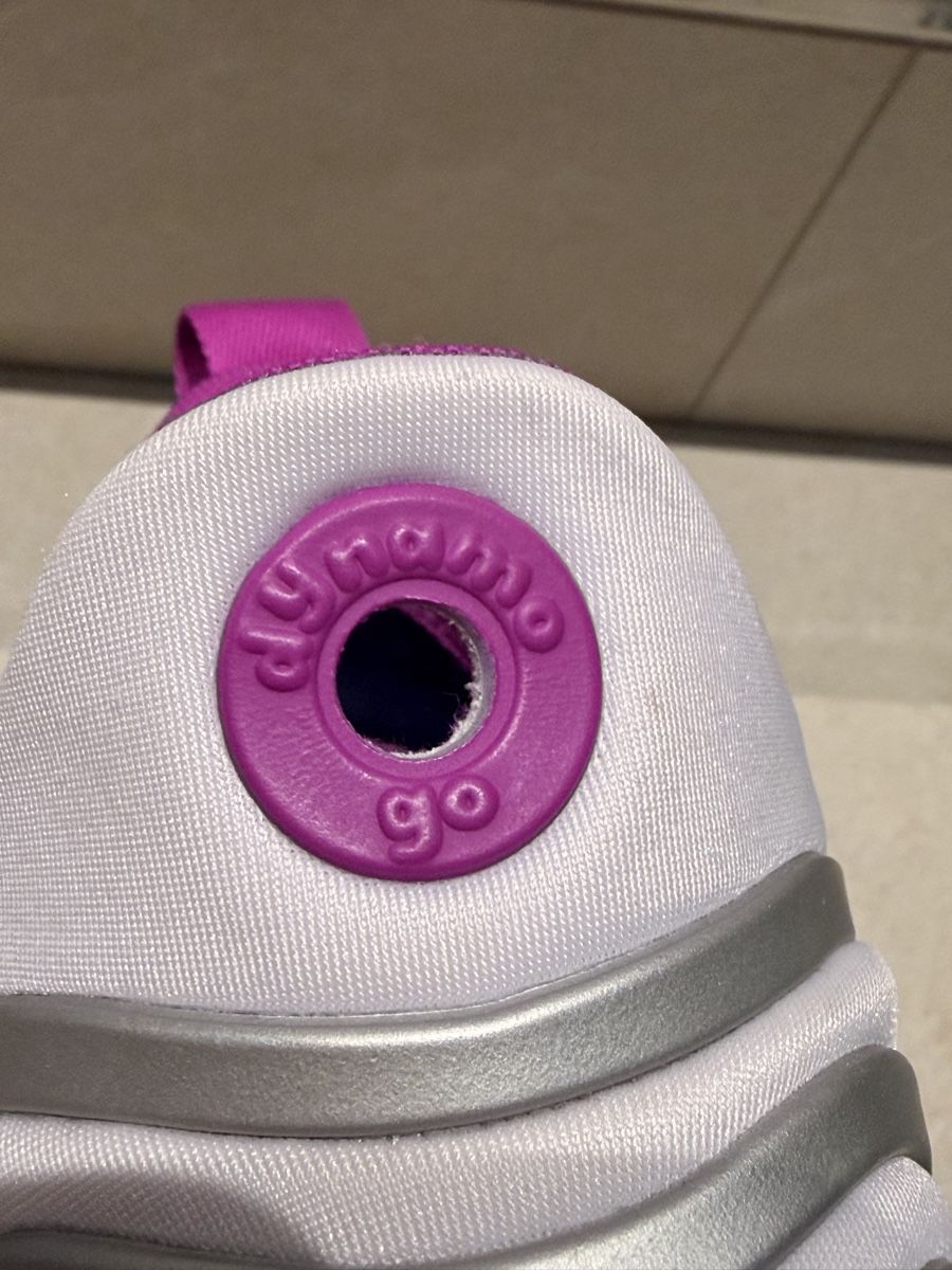 Nike Chaussures filles: Nike Sneaker Dynamo, 27, Mädchen, silber-rosa – Neuf (Voir description) à Wilen b. Wil par carpediem25 5