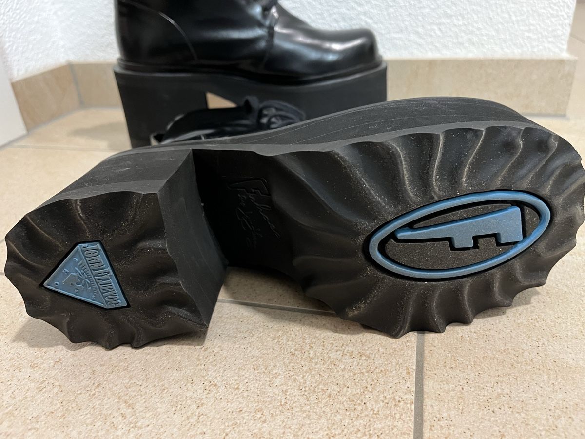 Scarpe da uomo: Fluevog Skyhigh Smarty black platform boots – Usato da Zürich venduto da dbi_8v5f 3