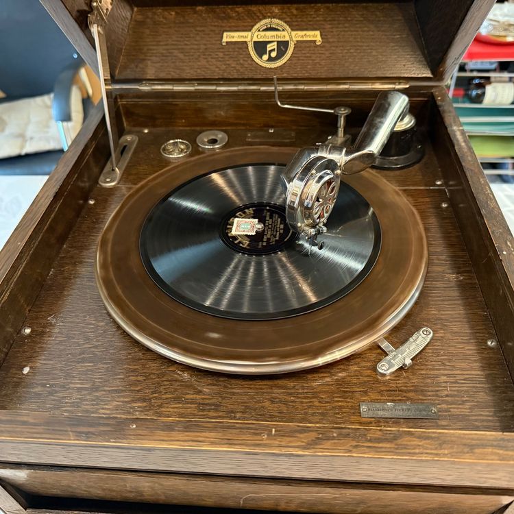A Columbia Viva-Tonal Grafonola