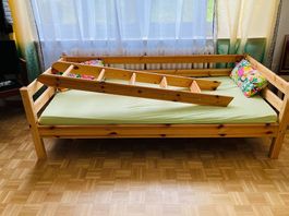 Kinderbett (Flexa) mit Leiter f. Hochbettausbau - gratis ZH