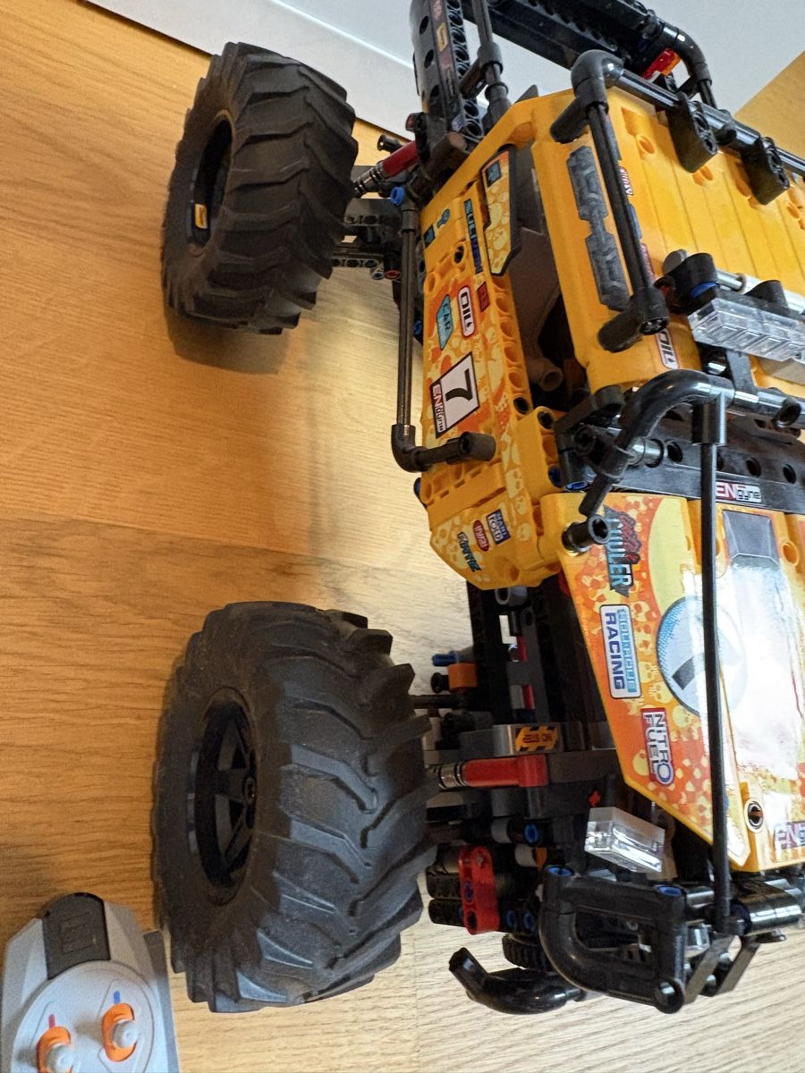 Lego Baukästen: Véhicule télécommandé LEGO Technic, jaune, avec télécommande – Gebraucht aus Commugny von chris065 1