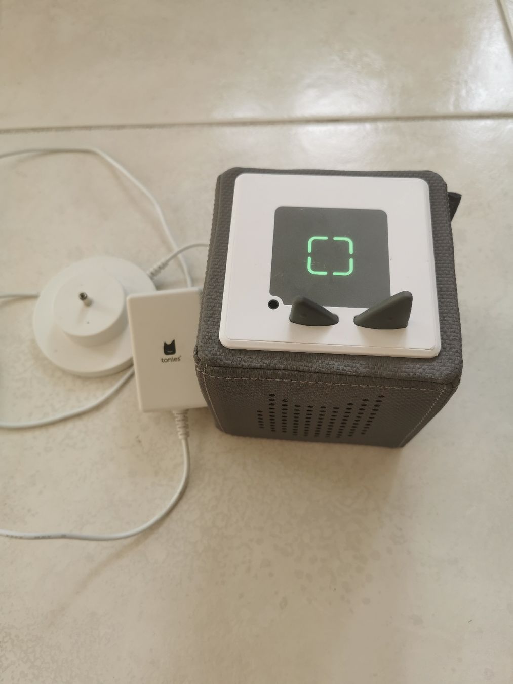 Tonies Jouets: Graue anthrazite Toniebox mit neuem Akku – D'occasion à Brunnen par JJaime 1