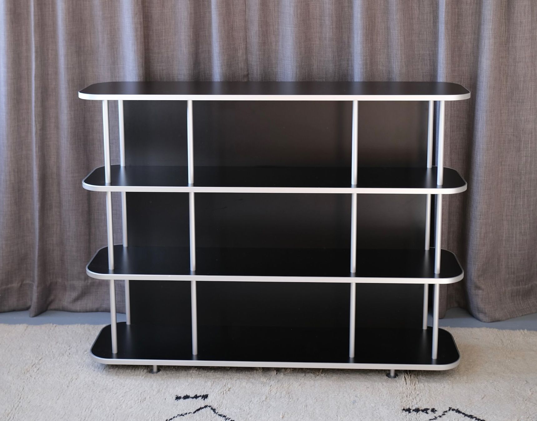 Wogg Scaffali: WOGG 18 Classicboard Sideboard – Usato da Bern venduto da Zmodern_CON 7